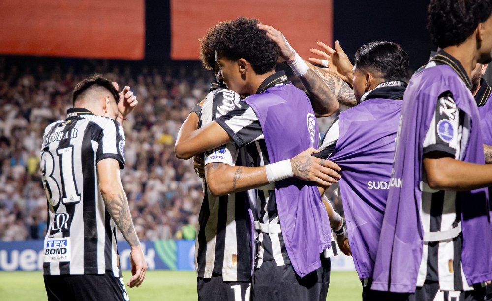 Neymar e Robinho Jr. fazem as pazes após briga em treino