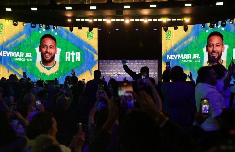 Neymar não treina em apresentação e preocupa a duas semanas da Copa