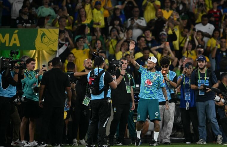 Neymar tem seu nome cantado pela torcida brasileira antes de amistoso da seleção com o Panamá
