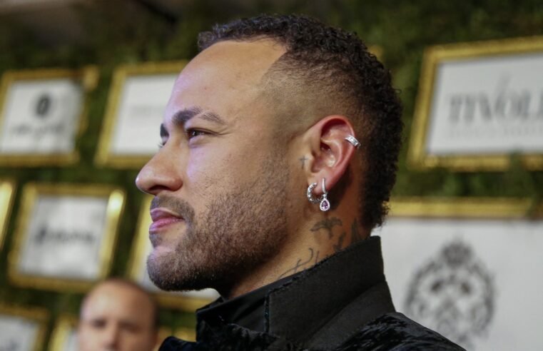 Neymar vai jogar se merecer jogar, diz Ancelotti