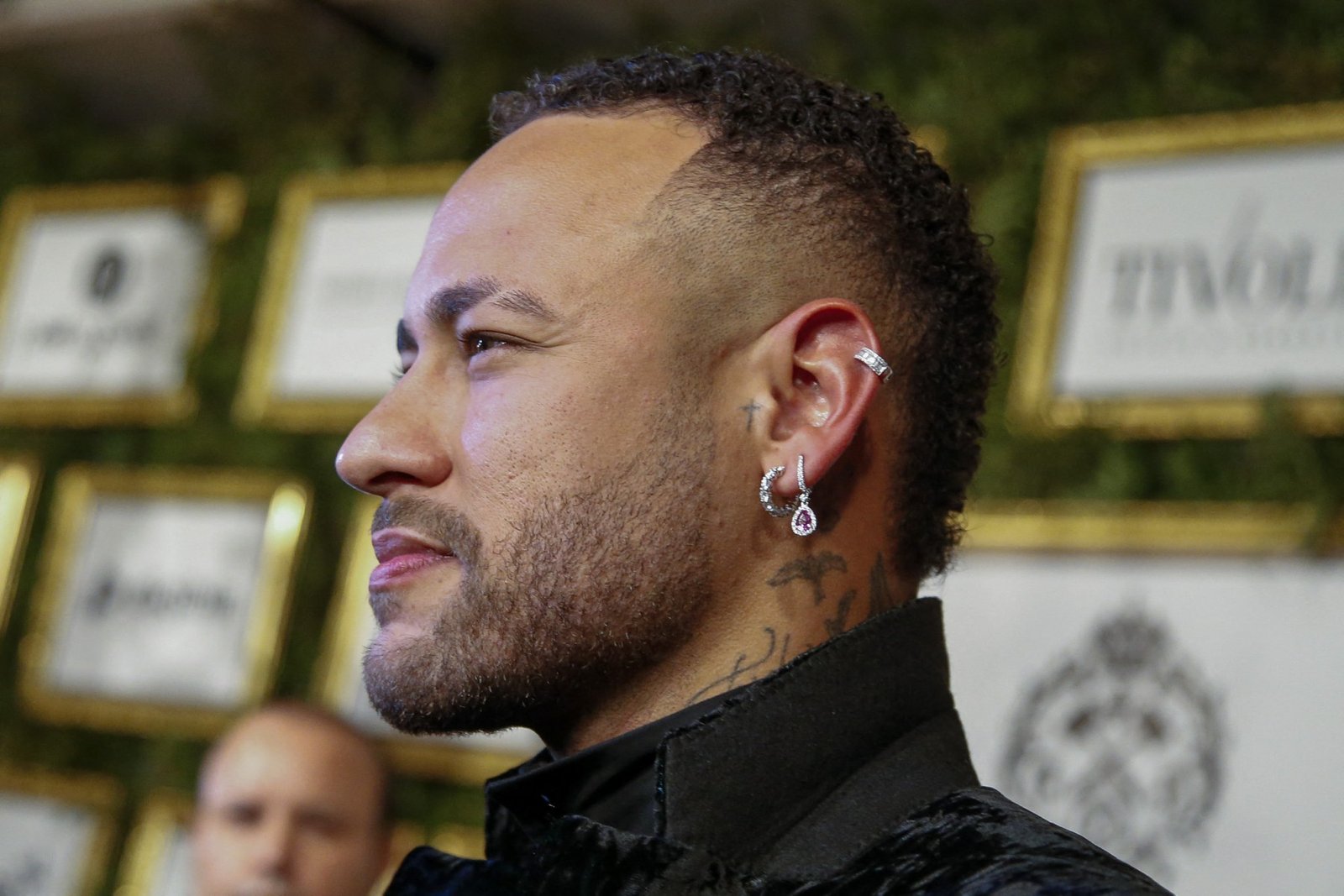Neymar vai jogar se merecer jogar, diz Ancelotti