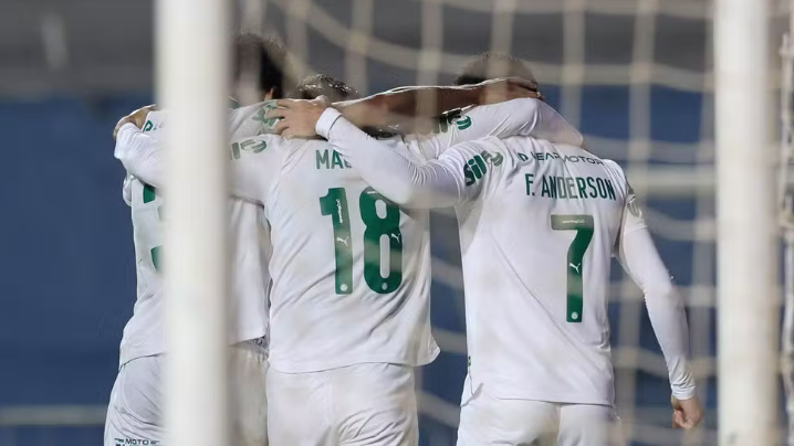 Palmeiras goleia Jacuipense e avança às oitavas da Copa do Brasil com time reserva