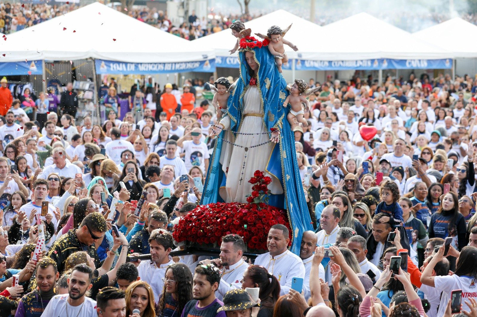 Pentecostes reúne fiéis no Taguaparque e celebra 27ª edição