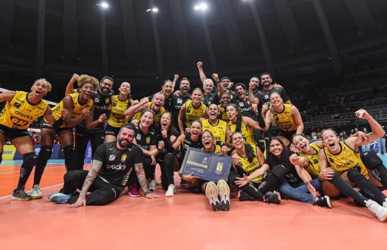 Praia domina, vence Minas em decisão e é campeão da Superliga Feminina