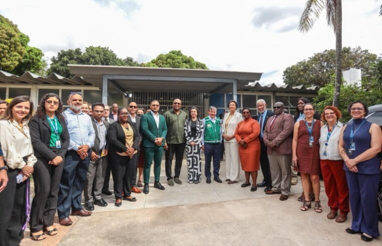 Presidente do Suriname visita CRAS no Distrito Federal