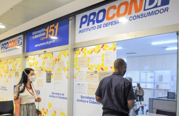 Procon-DF multa Claro e Vivo por falhas no sinal no DF