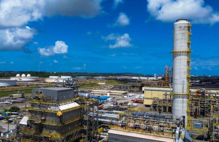Refinarias da Petrobras operam com mais de 100% de capacidade; entenda