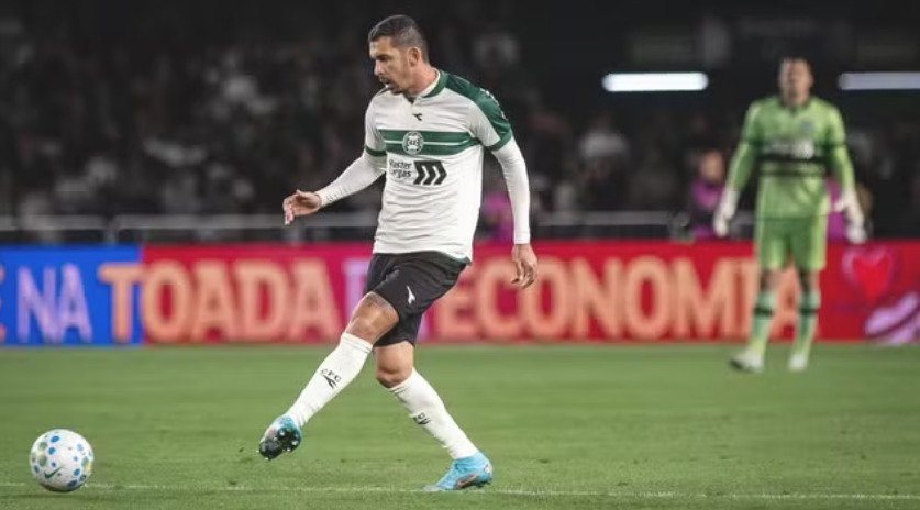 Santos vence Coritiba fora de casa e garante vaga nas oitavas da Copa do Brasil