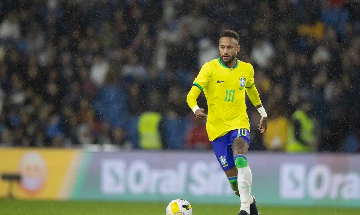 Seleção inicia preparação para Copa com Neymar na Granja e ajustes de Ancelotti