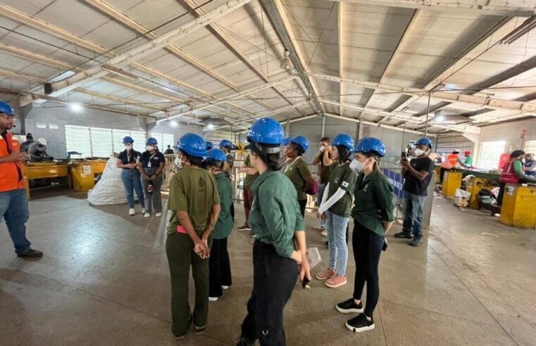 Servidores do GDF visitam usina de resíduos para capacitação em gestão de lixo