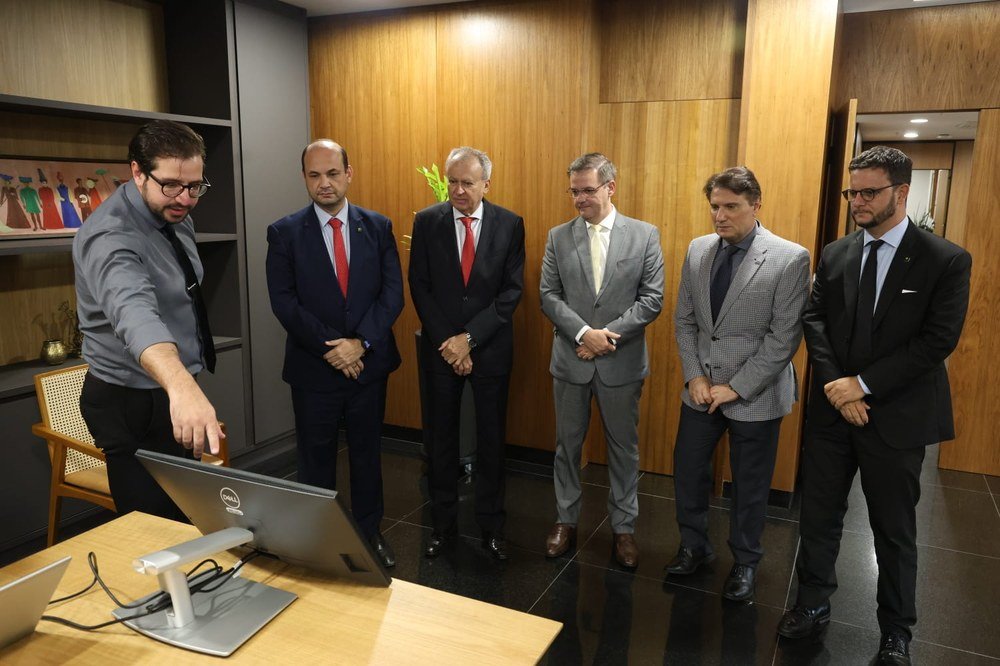 TJDFT negocia parceria com Terracap e CEB por energia solar