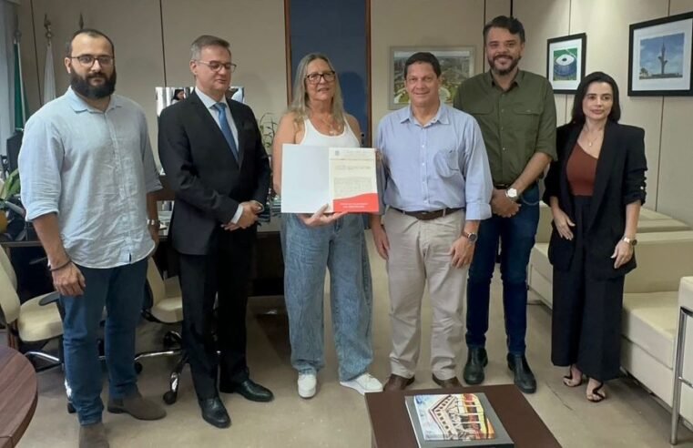 Terracap entrega novas escrituras a moradores de Vicente Pires