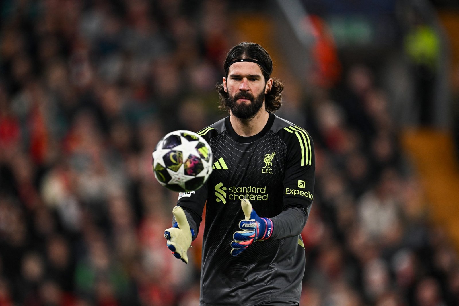 Titular absoluto no gol da seleção, Alisson chega à Copa do Mundo atormentado por lesões
