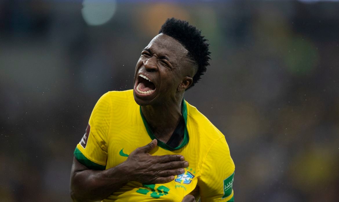 ‘Vamos dar a vida’: Vini Jr. celebra convocação para Copa do Mundo