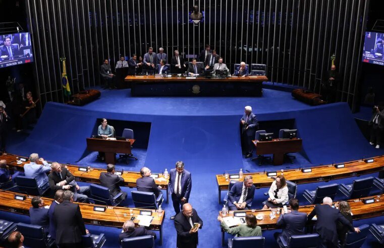 Alcolumbre trava tramitação da PEC do fim da 6×1 no Senado