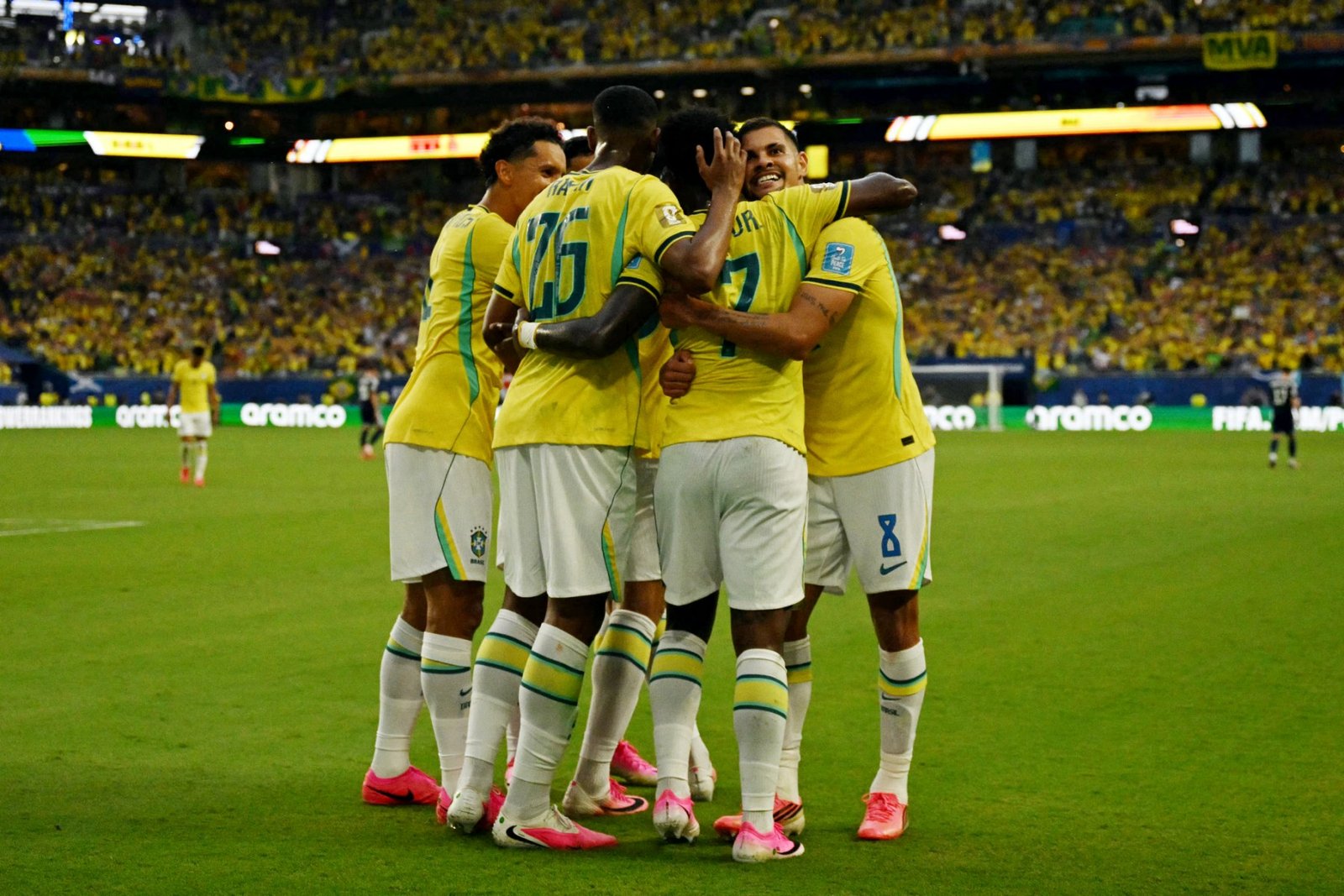 Árbitro italiano apita jogo entre Brasil e Japão na fase de 32 da Copa do Mundo