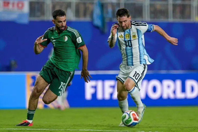 Argélia apresenta reclamação à Fifa por ‘arbitragem injusta’ em jogo contra Argentina