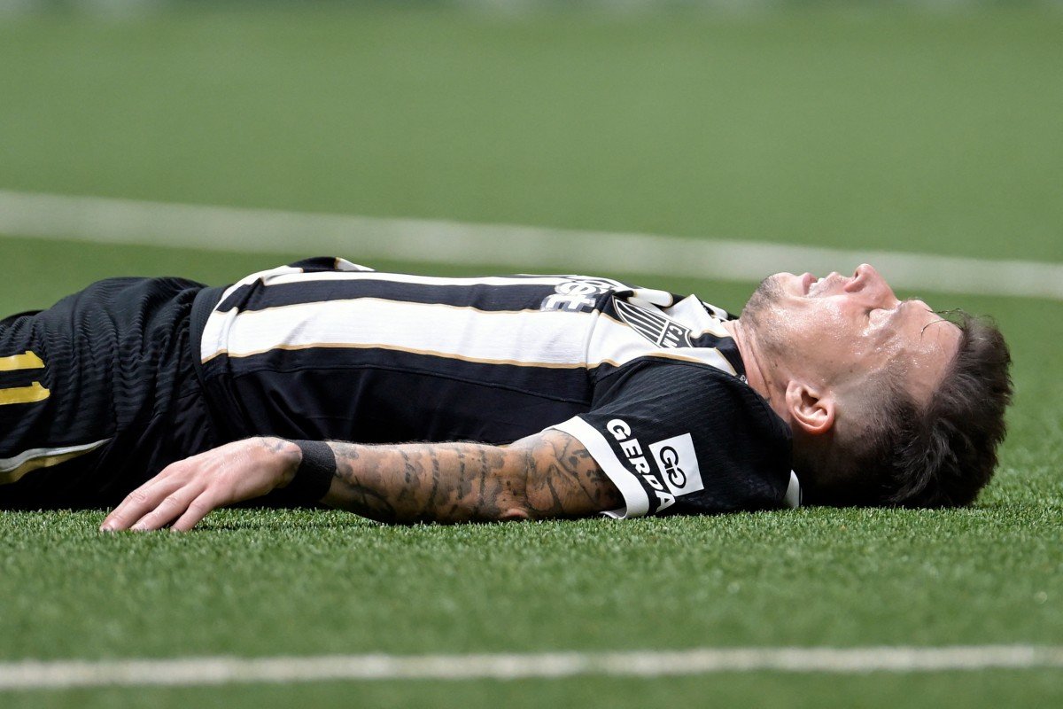 Atlético-MG vence em São Januário e mantém Vasco no Z4 do Brasileiro