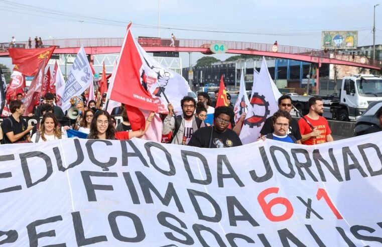 Ato no Rio abre dia nacional para pressionar Senado pelo fim da 6×1