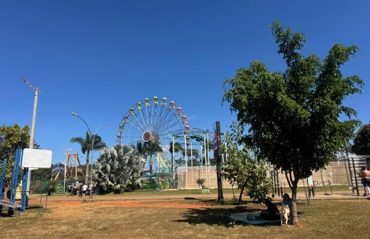 Brasilienses aproveitam feriado no Parque da Cidade