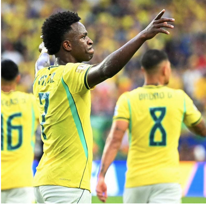 CBF reclama à Fifa de intervenção do VAR em gol anulado de Vini Junior