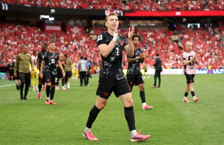 Canadá goleia Catar (6-0) e fica a um passo dos 16-avos de final da Copa de 2026