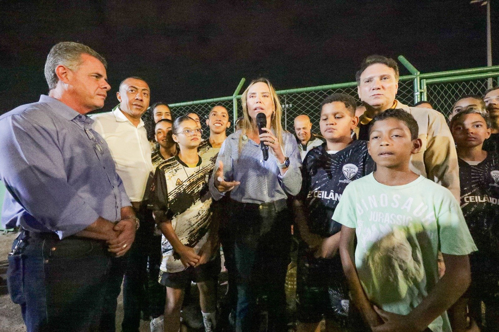 Ceilândia recebe iluminação em arena e campo sintético