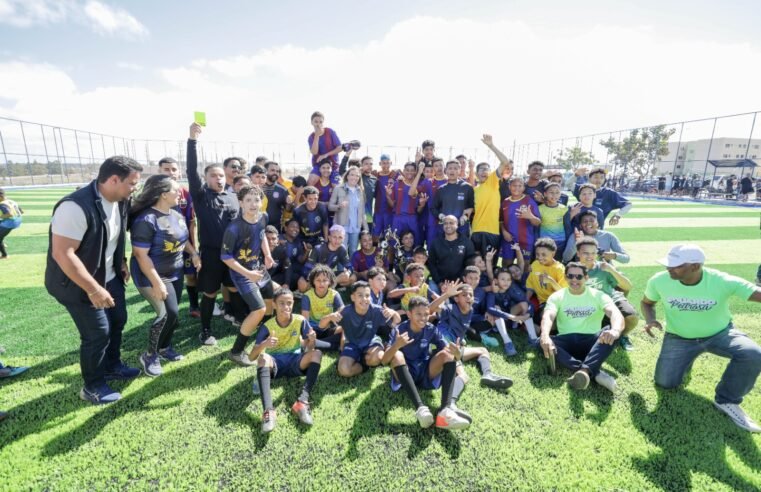 Celina Leão inaugura campo sintético e laboratório no Itapoã Parque