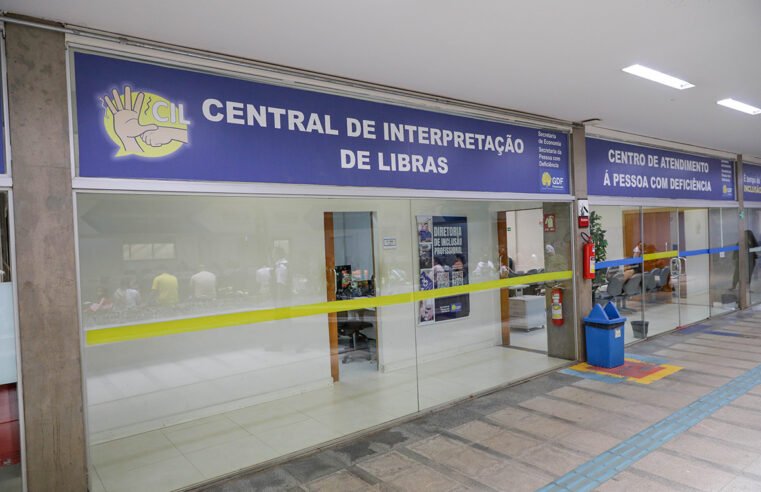 Central de Libras amplia acesso de pessoas surdas no DF