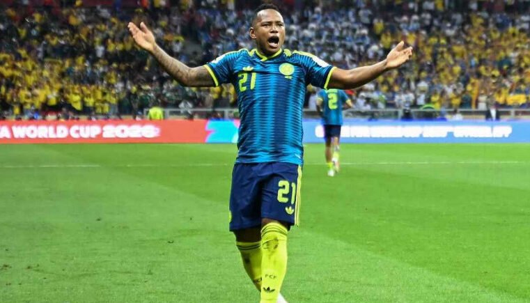Colômbia vence Uzbequistão e assume liderança isolada do Grupo K