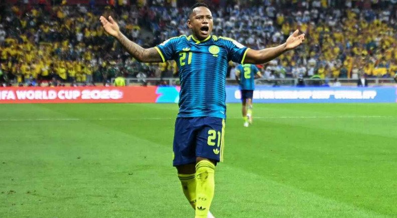 Colômbia vence Uzbequistão e assume liderança isolada do Grupo K