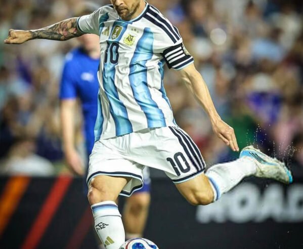 Com Messi, Argentina bate Islândia por 3 a 0 em amistoso para a Copa