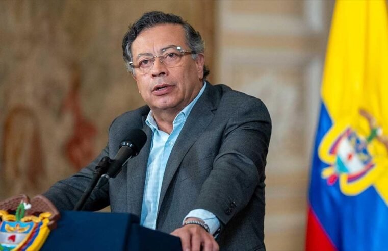 Congresso da Colômbia avança contra Petro e propõe suspensão do mandato