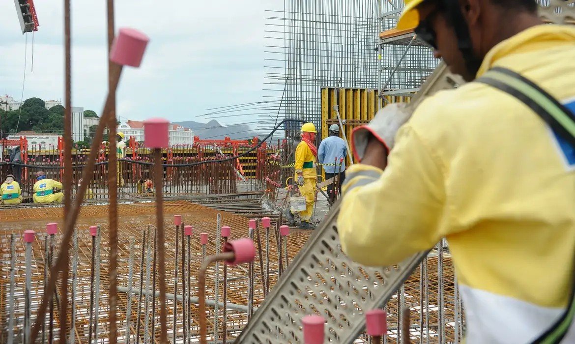 Construção civil movimenta R$ 10,2 bilhões no DF