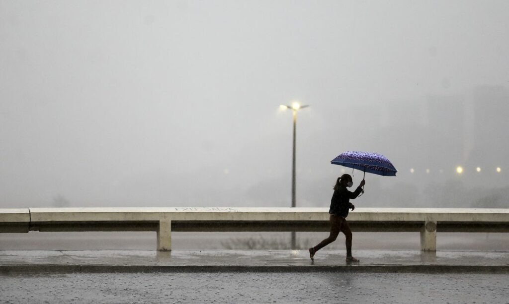 DF pode ter chuva isolada e temperaturas mais amenas nesta quinta-feira