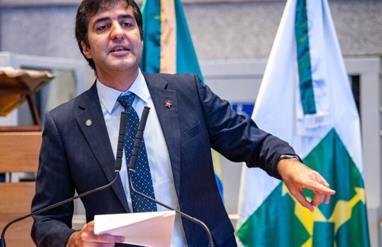 Deputado aciona Ministério Público por suspeita de desvio de R$ 5 milhões na Educação do DF