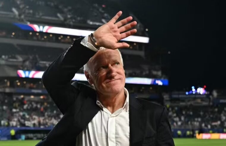 Deschamps volta à França após morte de sua mãe e não comandará equipe contra Noruega