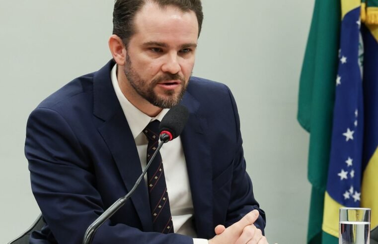 Durigan critica PEC que dá autonomia ao BC por criar “novo Poder”