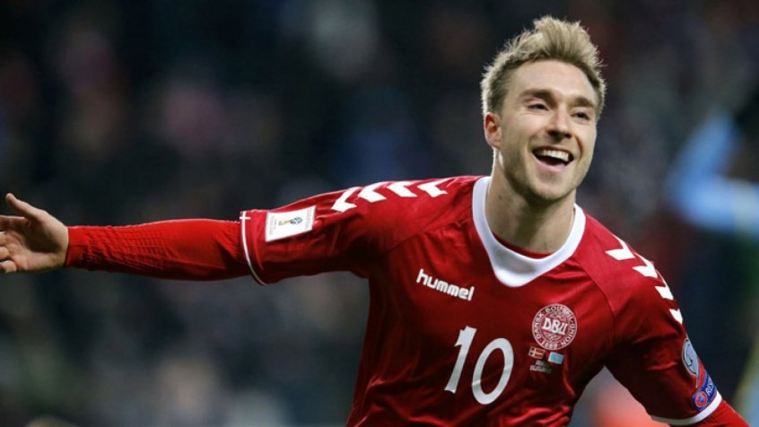 Eriksen passa mal de novo, é atendido às pressas no gramado, mas está bem