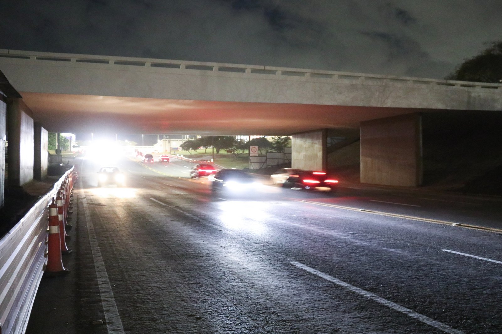 Faixas sob viadutos do Eixão são liberadas e aliviam trânsito no DF