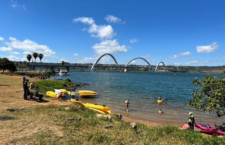Feriado atrai brasilienses para atividades ao ar livre na orla da Ponte JK