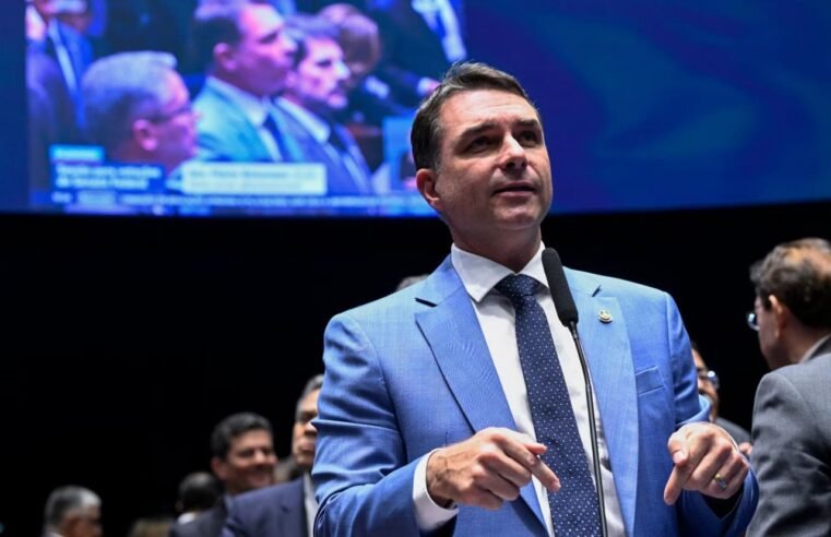 Flavio critica Lula por defender quem aterroriza, PCC e CV