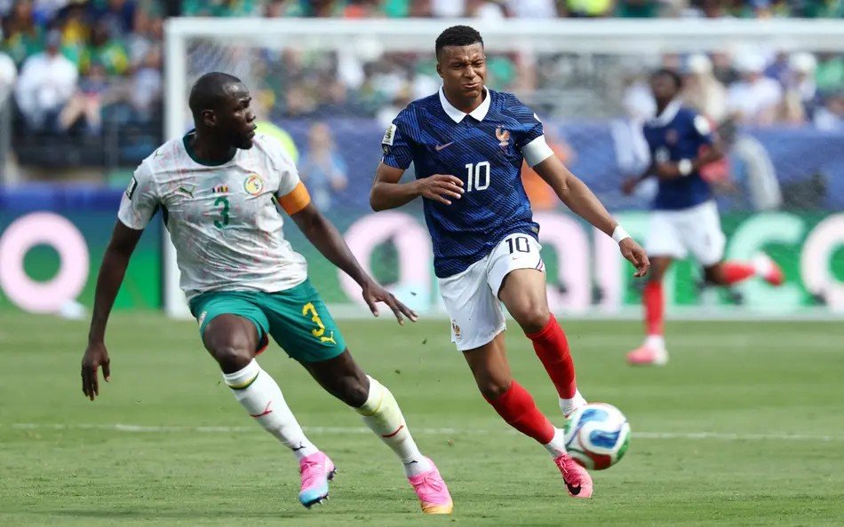 França vence Senegal por 3 a 1 na estreia do Grupo I