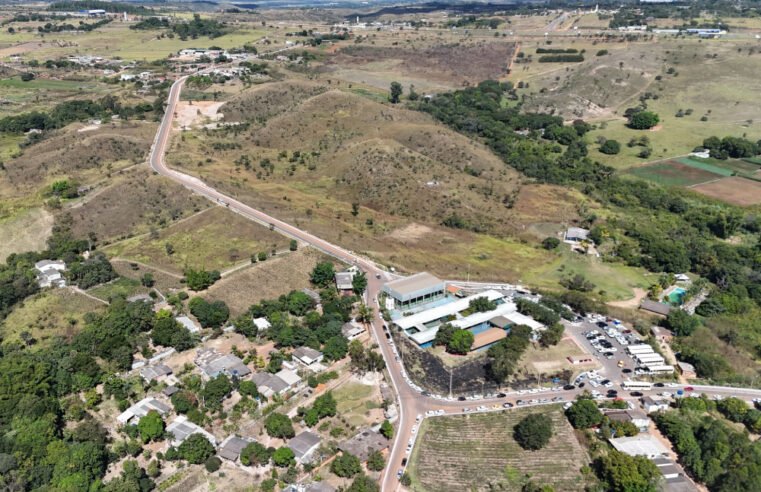 GDF asfalta acesso a escola no Incra 9 e amplia obras no campo