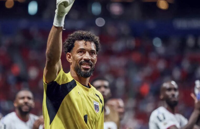 Goleiro Vozinha brilha contra a Espanha e vira destaque na Copa