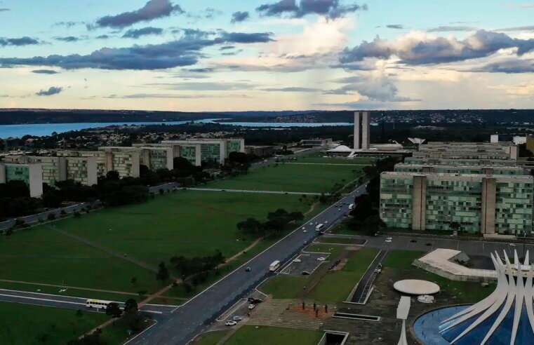 Governo define horário de expediente em jogos do Brasil na Copa
