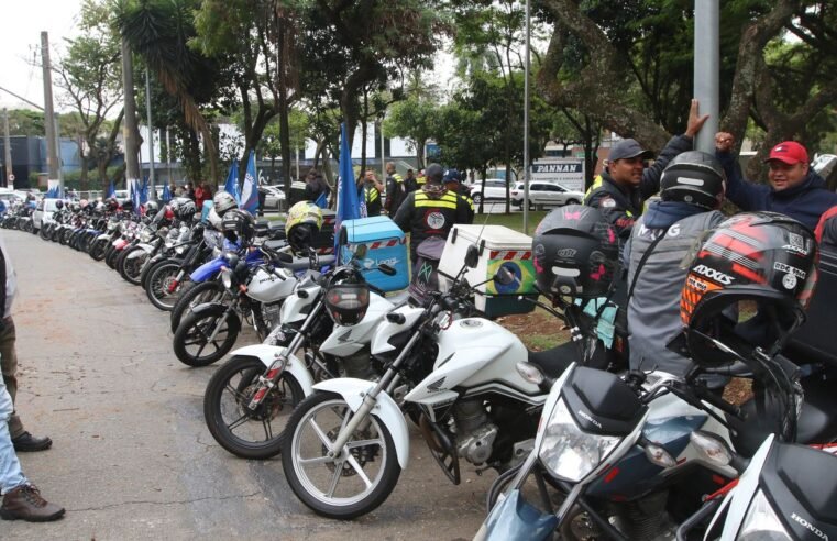 Governo prepara linha de crédito para motociclistas de aplicativos