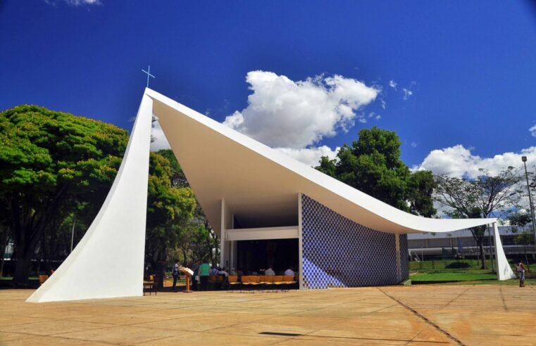 Igrejinha de Brasília celebra 65 anos no dia dedicado aos apóstolos Pedro e Paulo