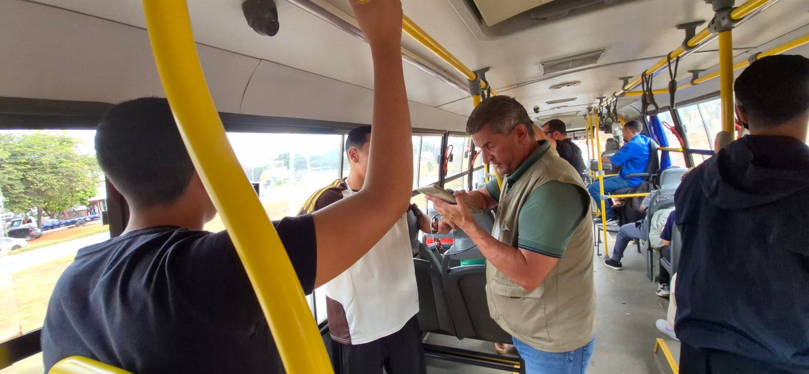 Ipedf faz pesquisa com passageiros de ônibus no DF