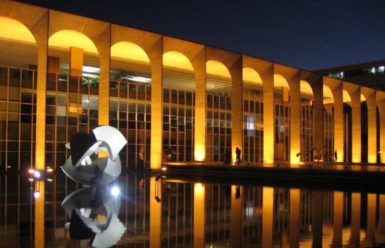 Itamaraty troca diplomacia por lacração nas redes